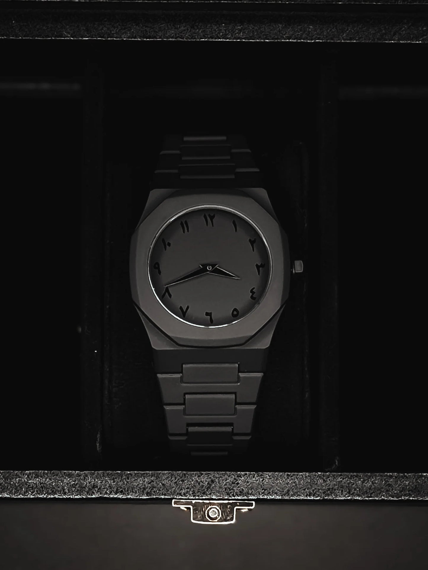 Black Arabic Aura Watch (Lightweight)